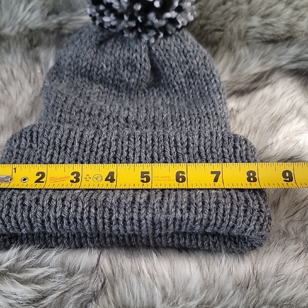 Stylish Gray Knit Pom-Pom winter Beanie - Picture 7 of 7